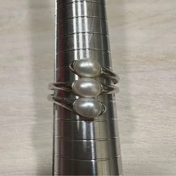 Vertical Three Row Sterling Silver Pearl Ring - Picture 3 of 4